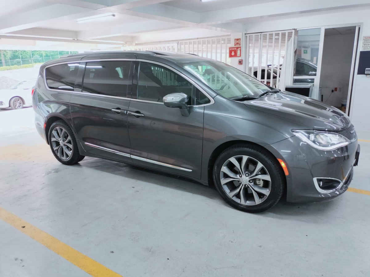 Chrysler Pacifica 2018