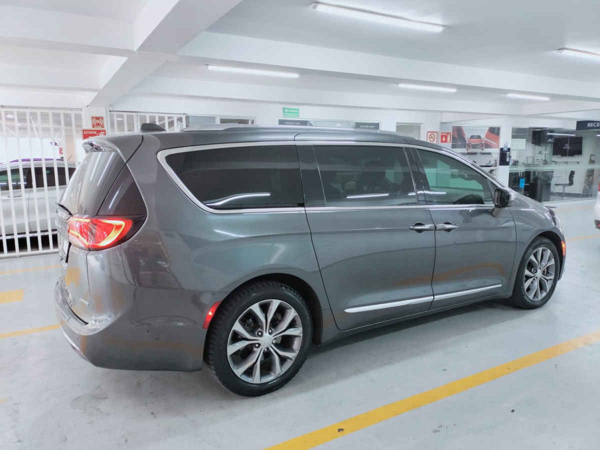 Chrysler Pacifica 2018