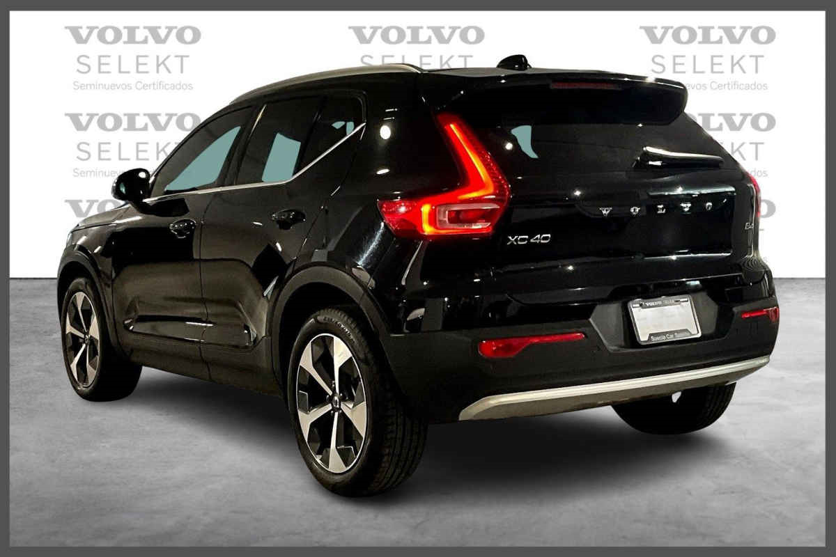 Volvo XC40 2023