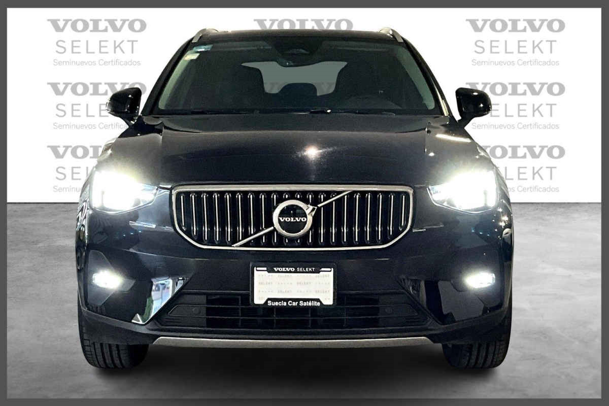 Volvo XC40 2023