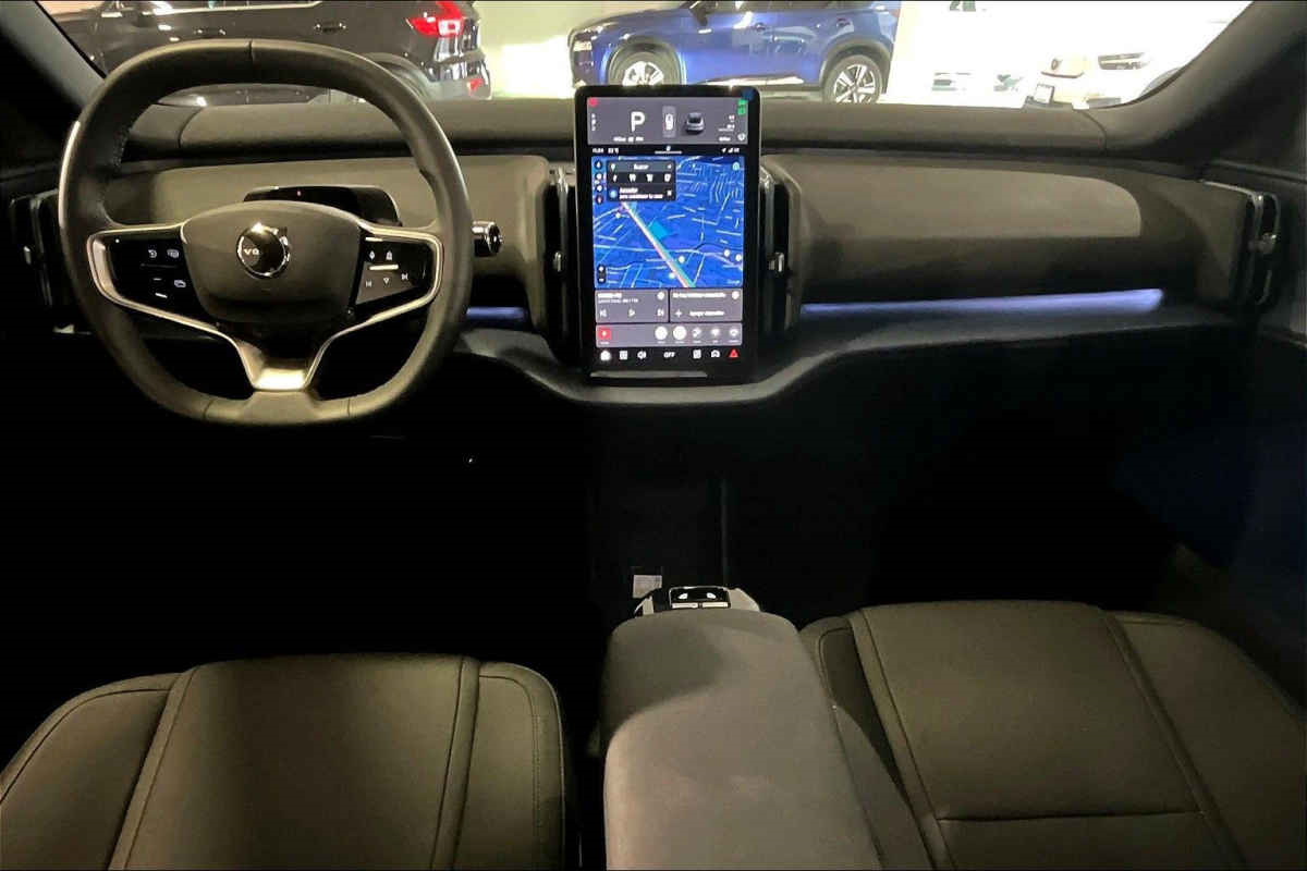 Volvo EX30 2024