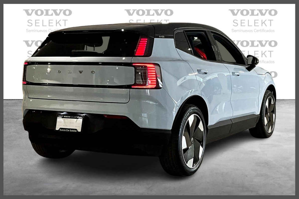Volvo EX30 2024