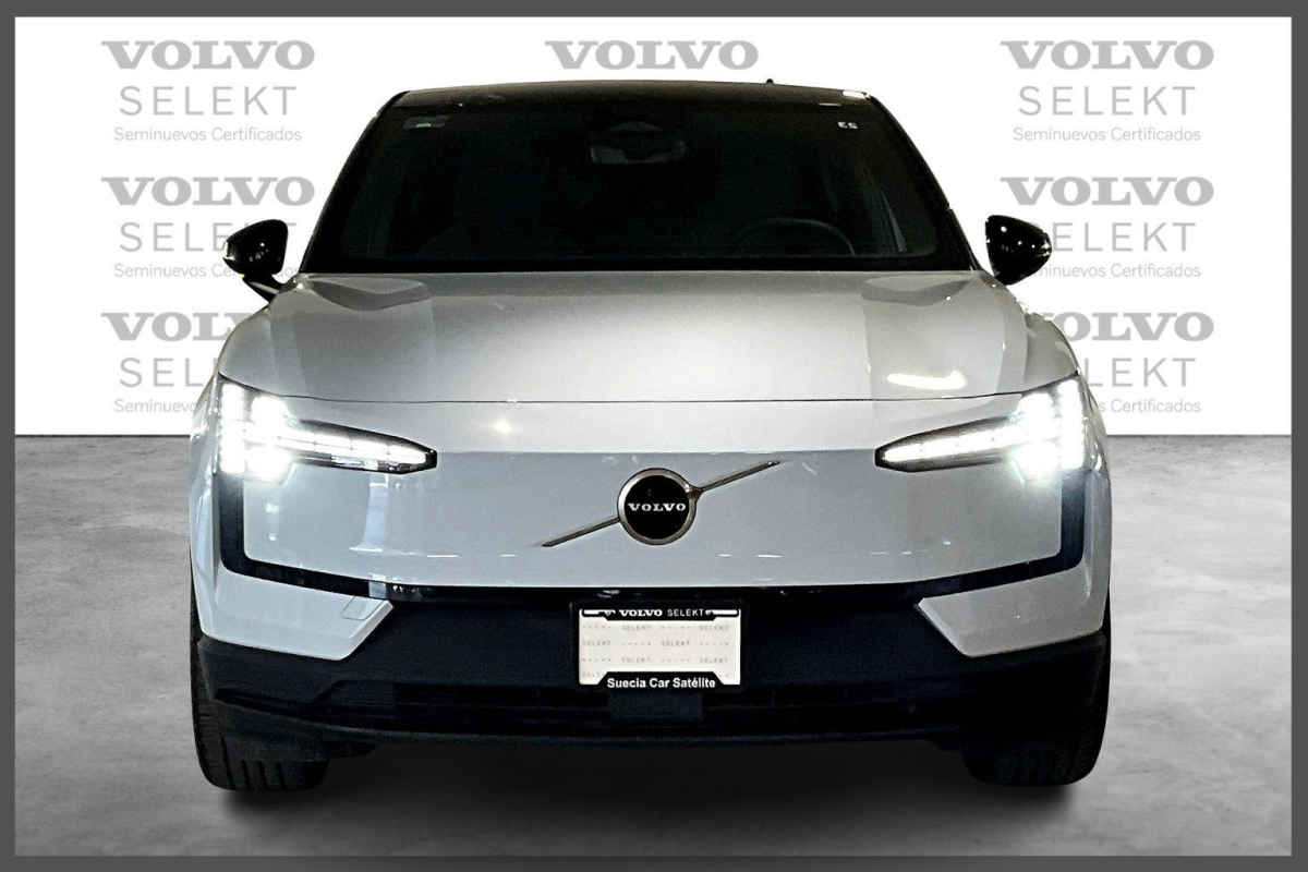 Volvo EX30 2024