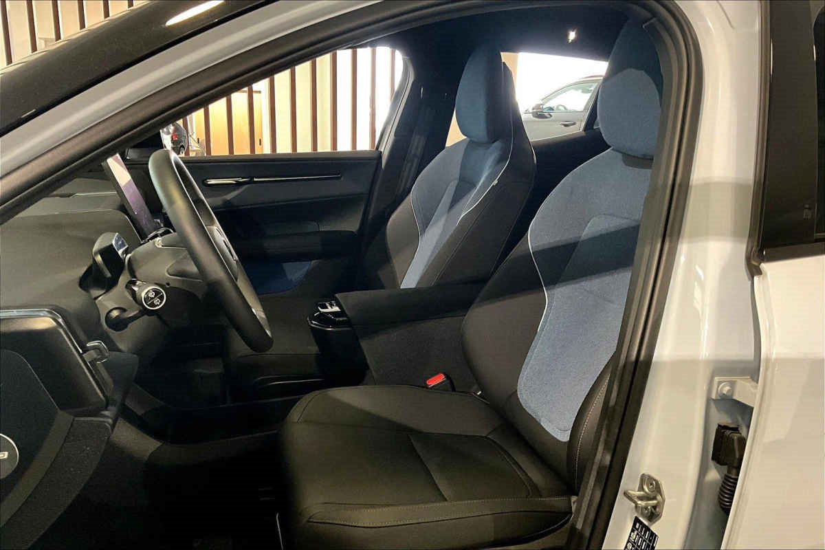 Volvo EX30 2024