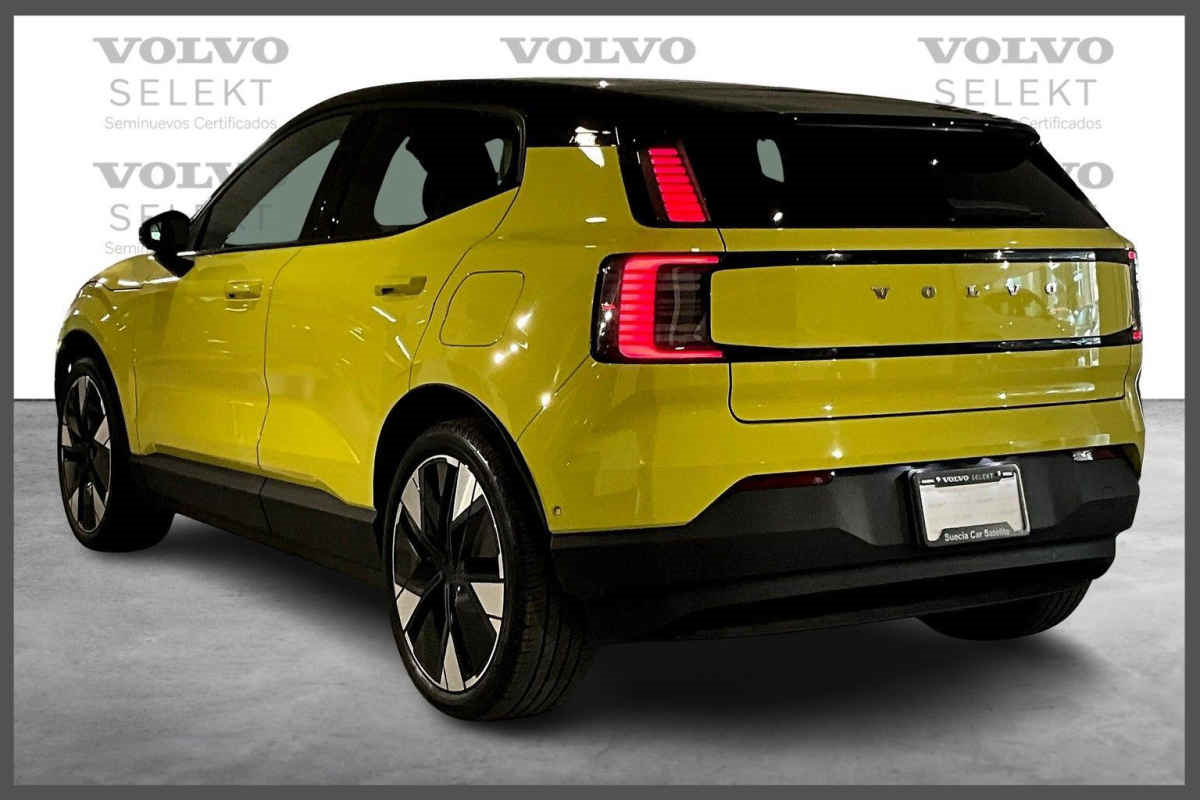 Volvo EX30 2024