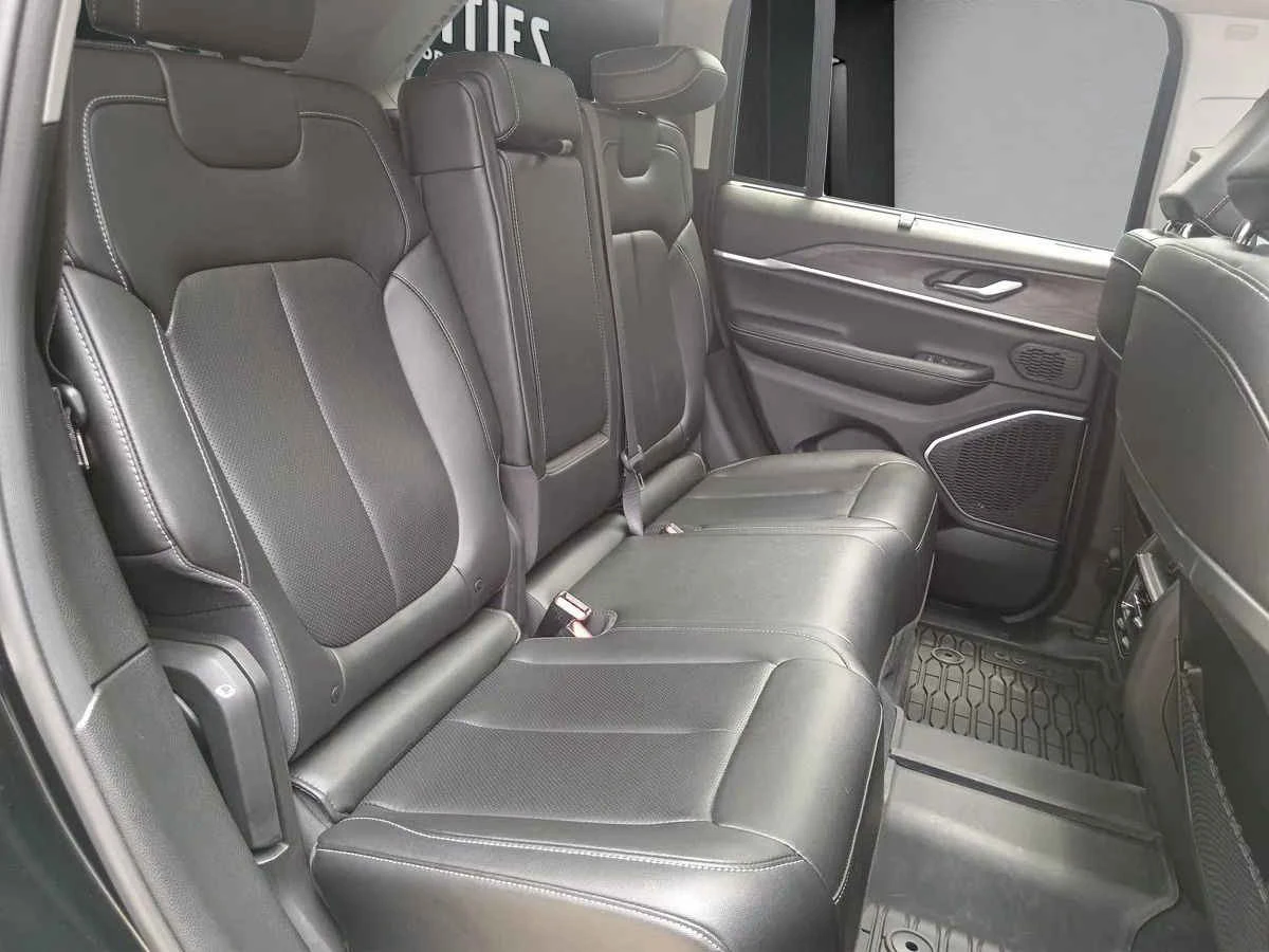 Jeep Grand Cherokee 2023 - Encuentra tu Auto