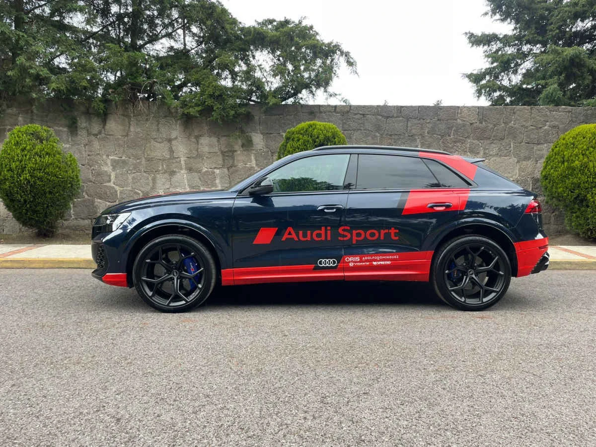 Audi RS Q8 2025
