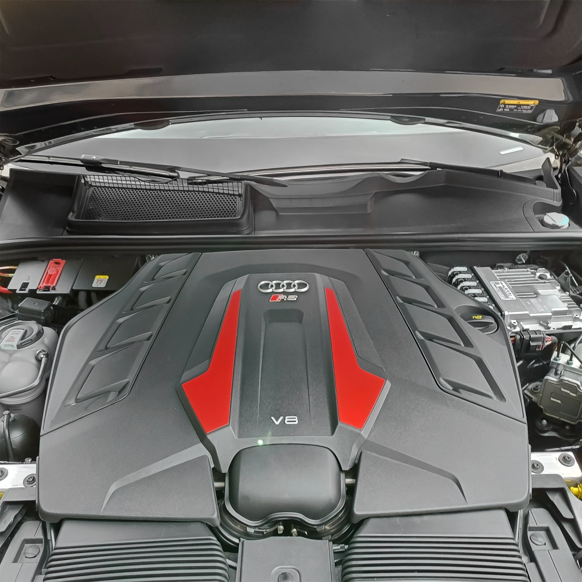 Audi RS Q8 2025