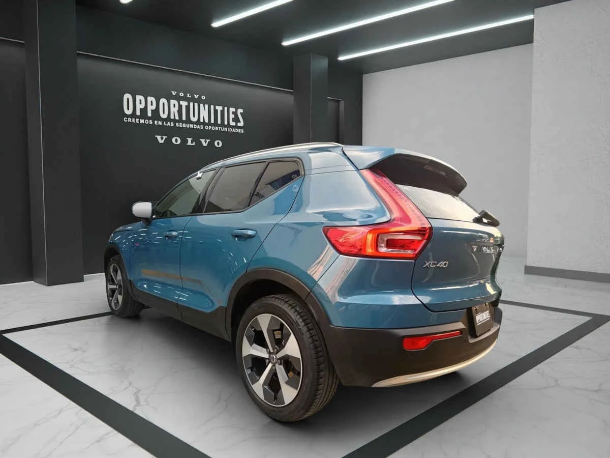 Volvo XC40 2023