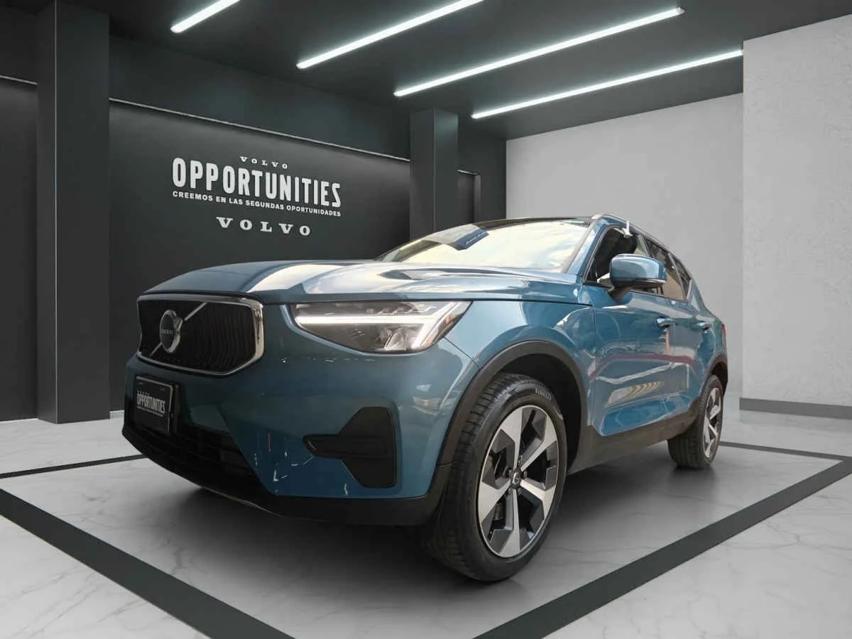 Volvo XC40 2023