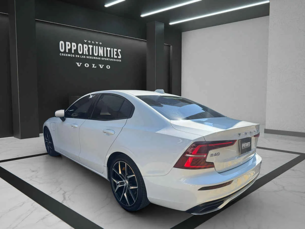 Volvo S60 2022