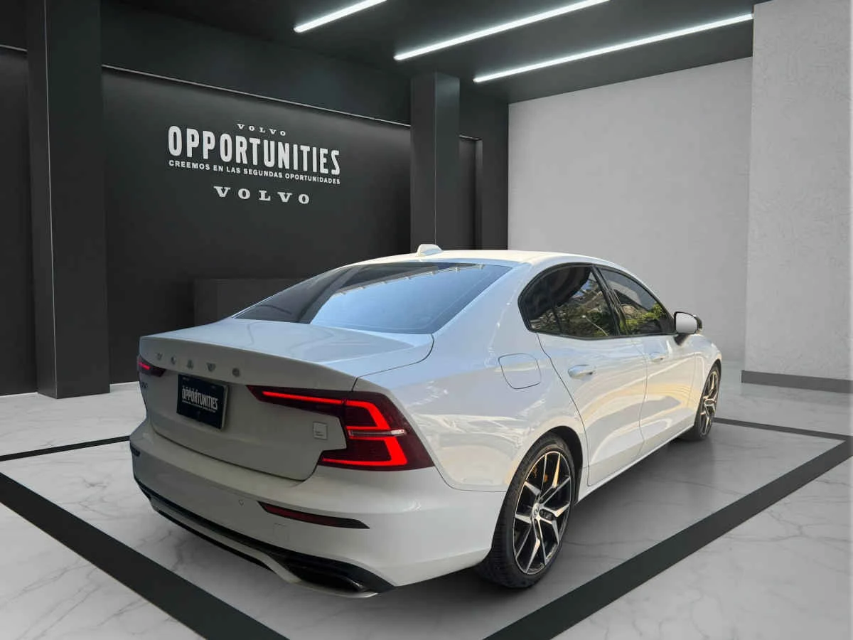Volvo S60 2022