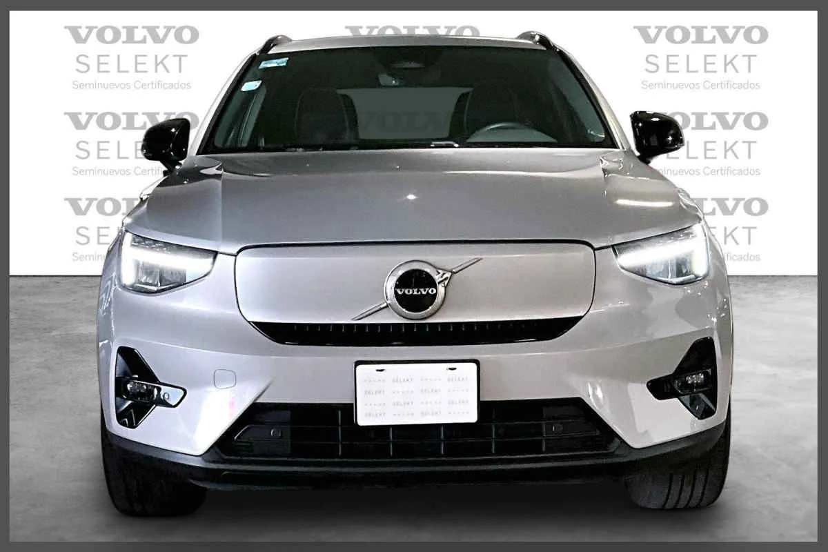 Volvo XC40 2023