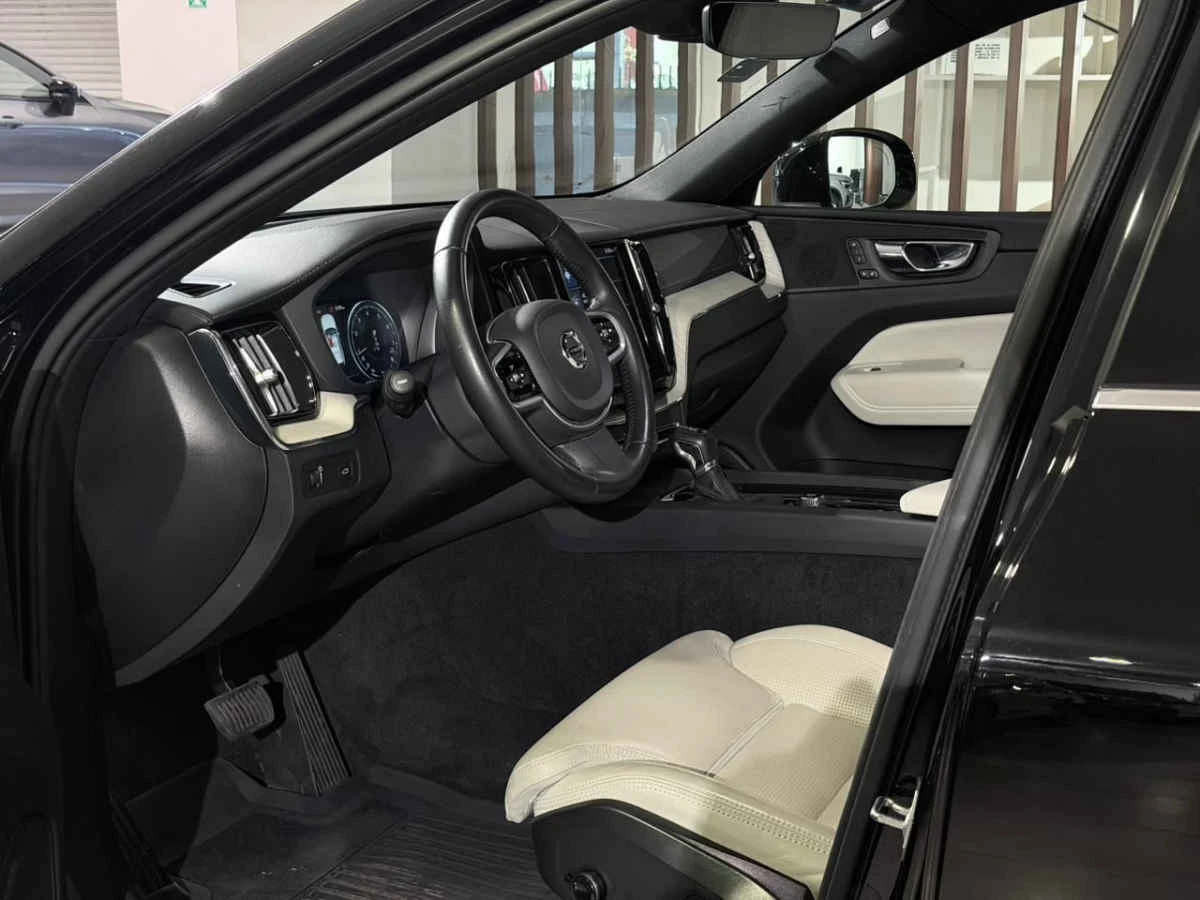 Volvo XC60 2021