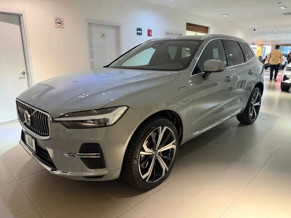 Volvo XC60 2025<