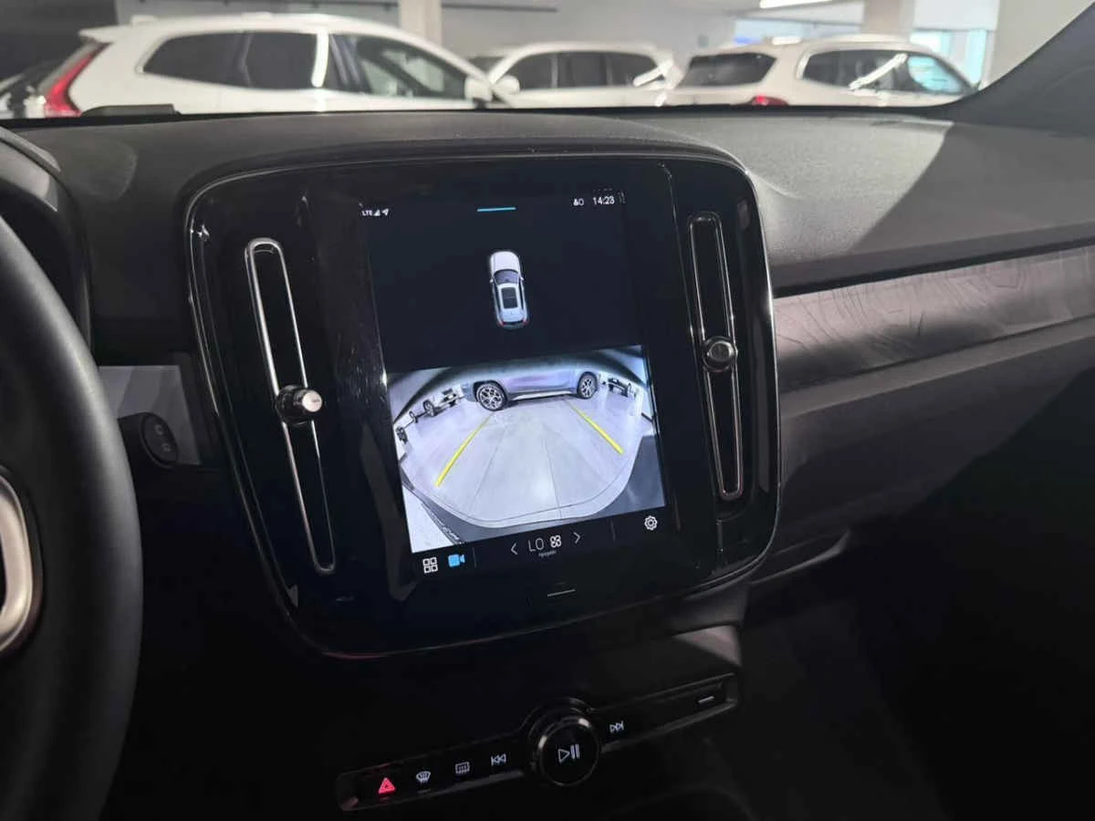 Volvo XC40 2024
