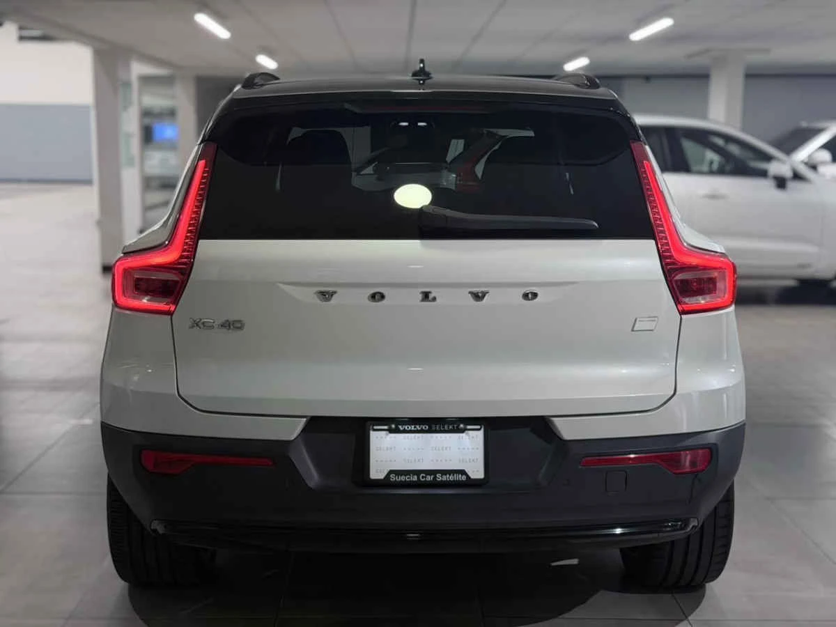 Volvo XC40 2024
