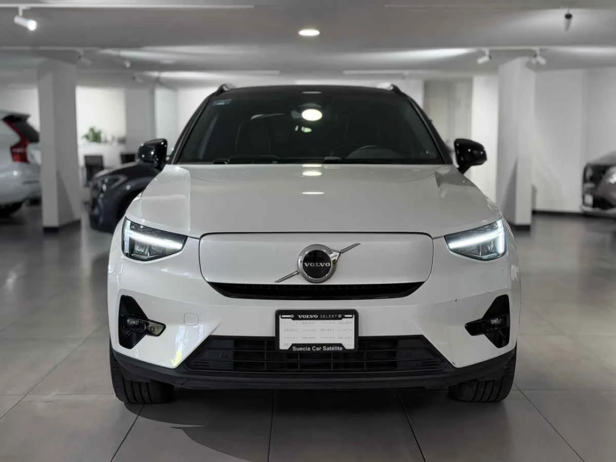 Volvo XC40 2024
