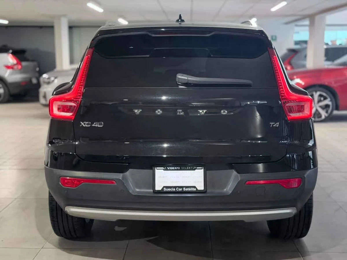 Volvo XC40 2021