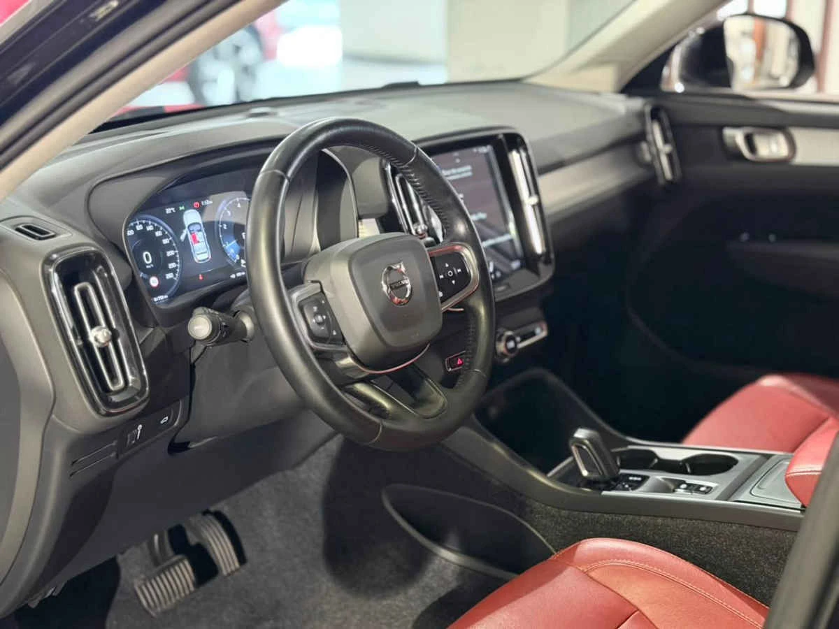Volvo XC40 2021