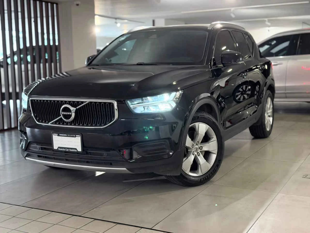 Volvo XC40 2021<