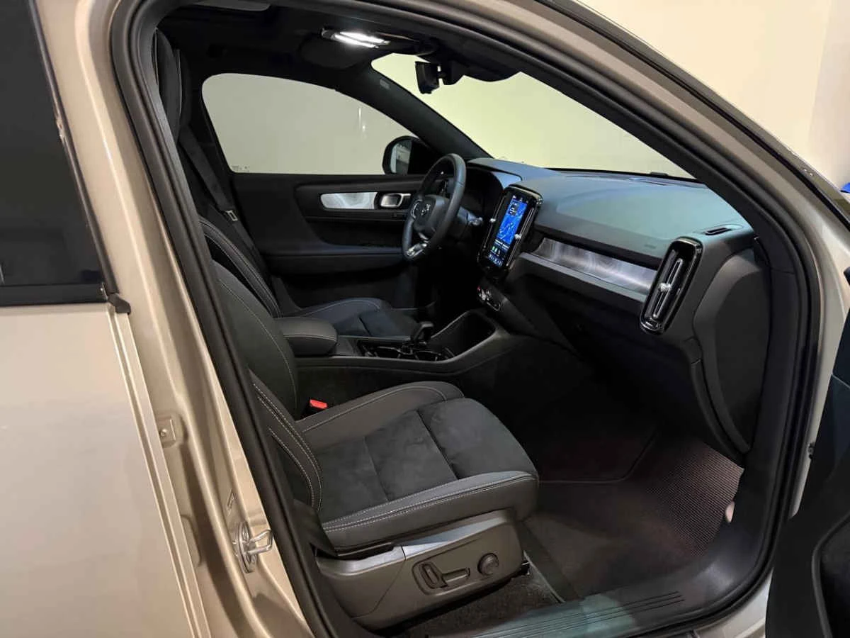 Volvo XC40 2024