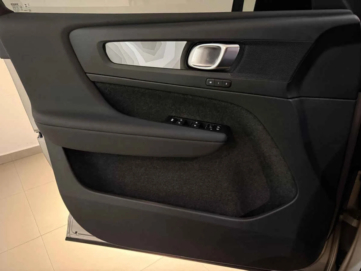 Volvo XC40 2024