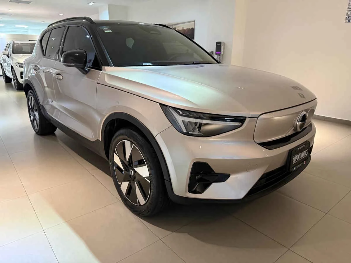 Volvo XC40 2024