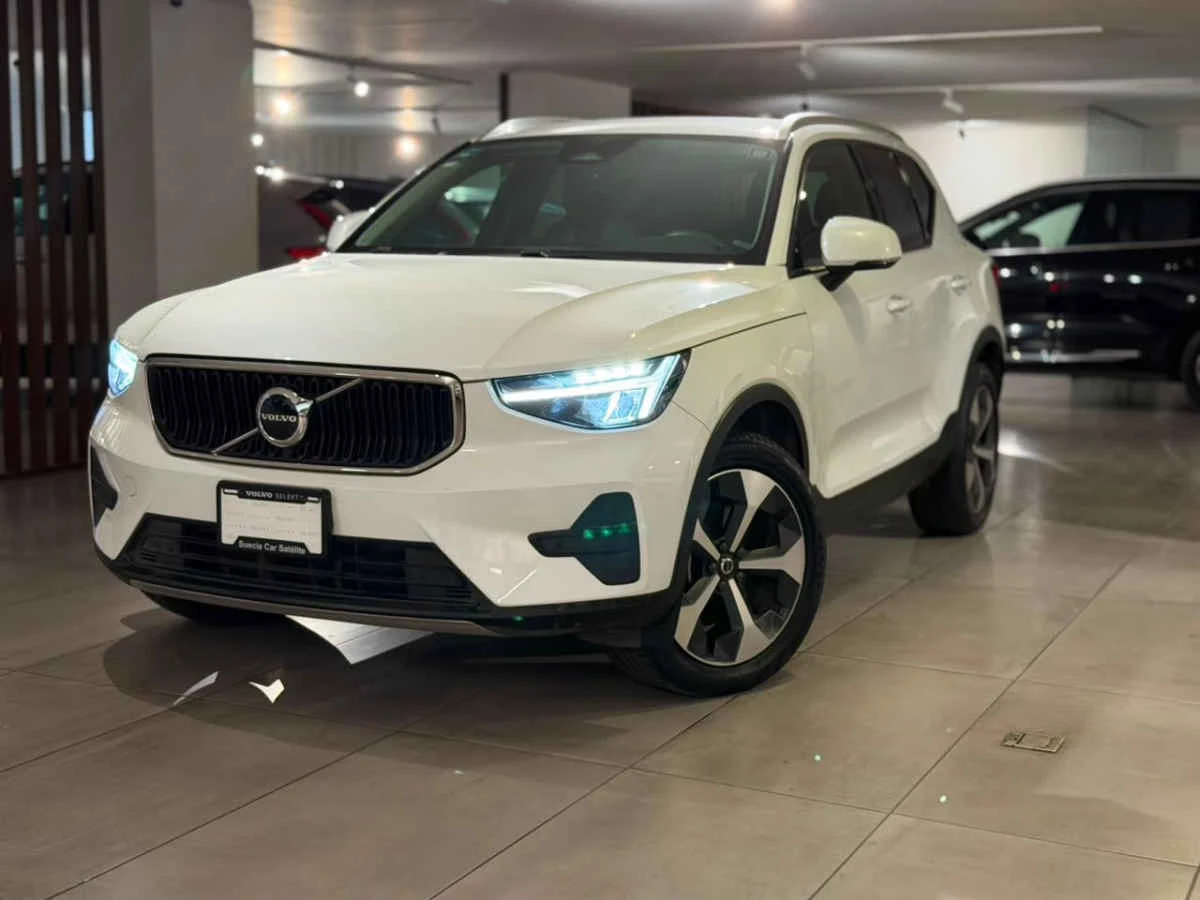 Volvo XC40 2024