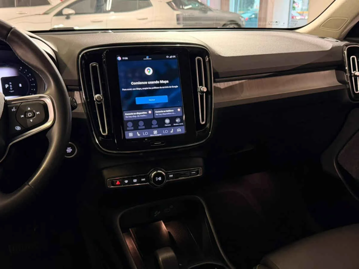 Volvo XC40 2024
