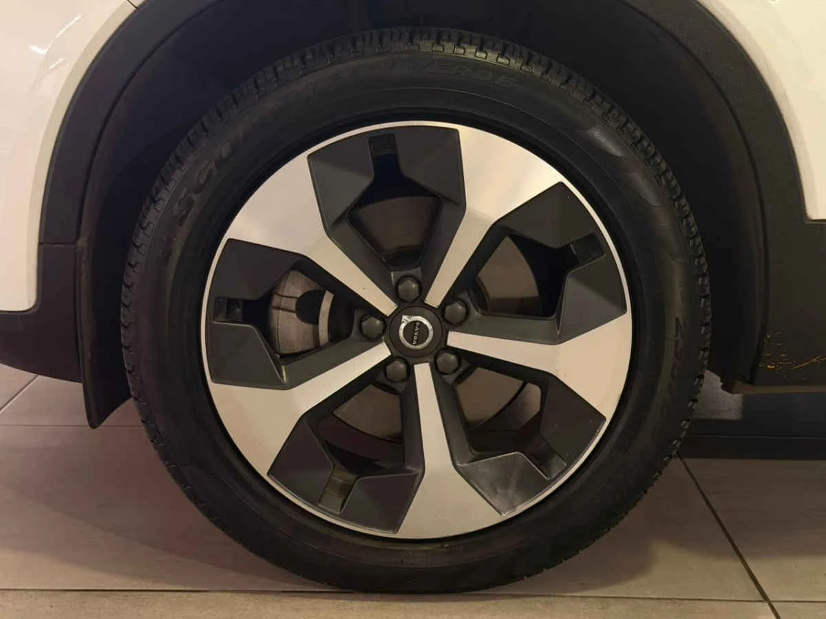 Volvo XC40 2024