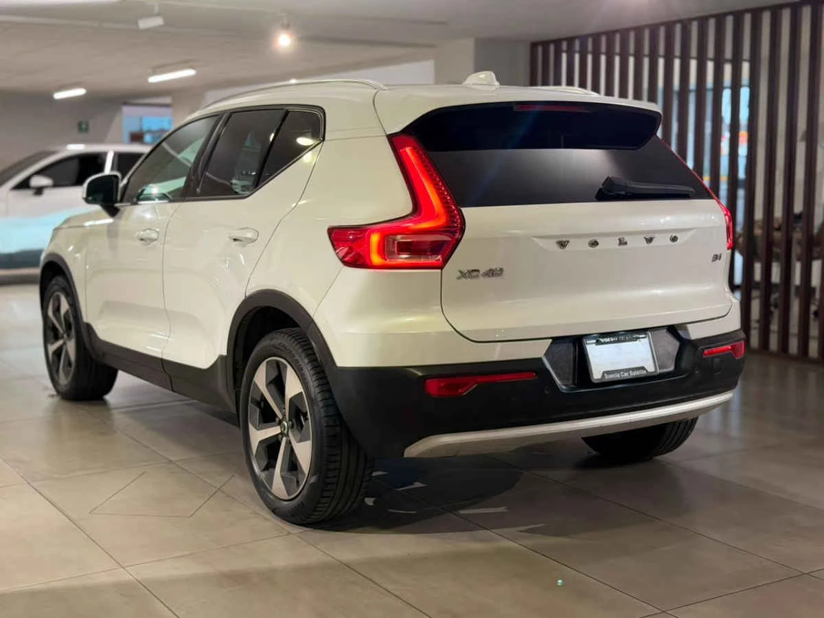 Volvo XC40 2024