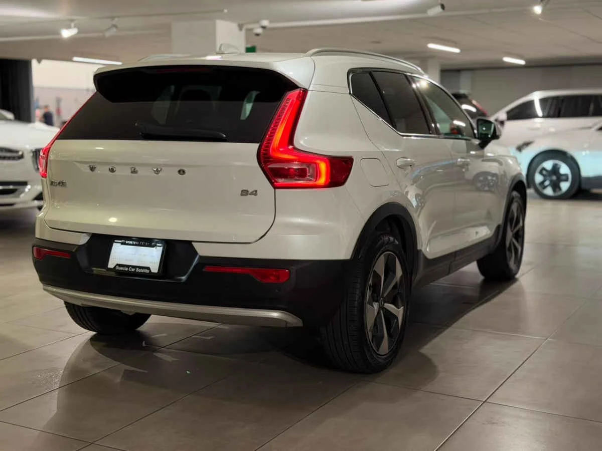 Volvo XC40 2024