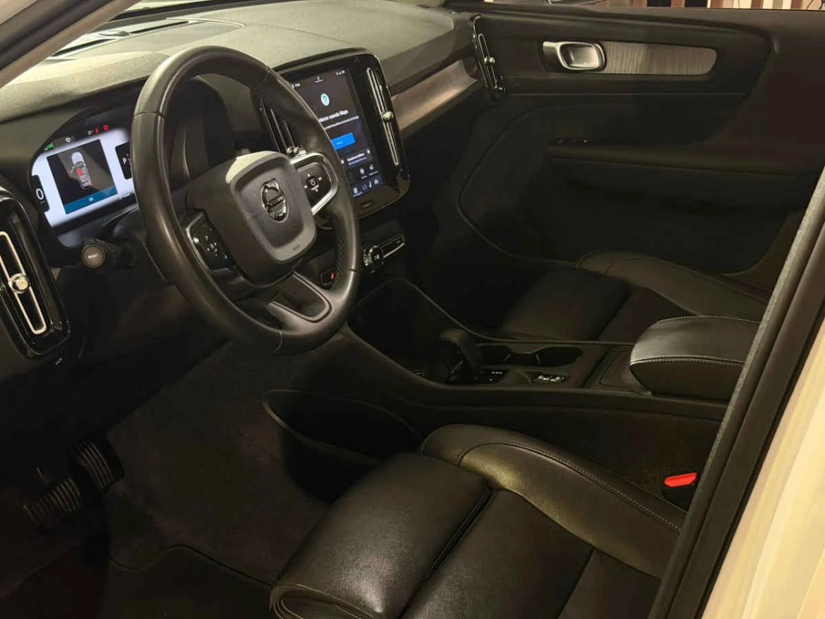 Volvo XC40 2024