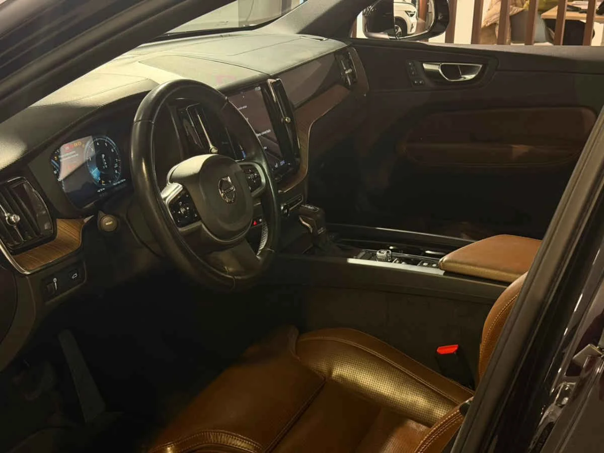 Volvo XC60 2021