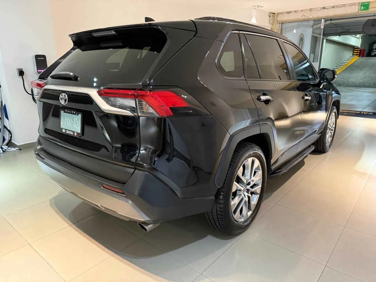Toyota RAV4 2021