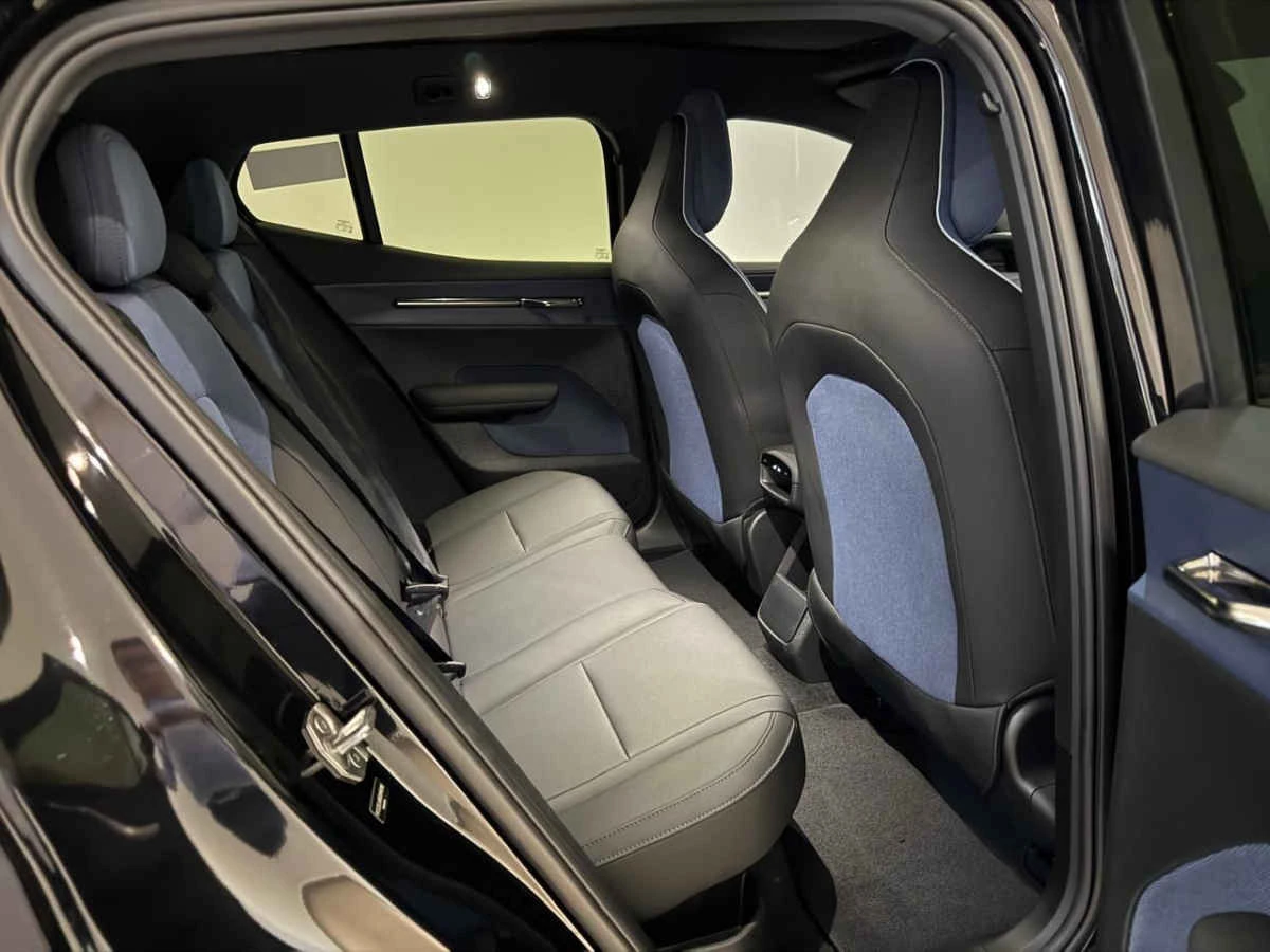 Volvo EX30 2024