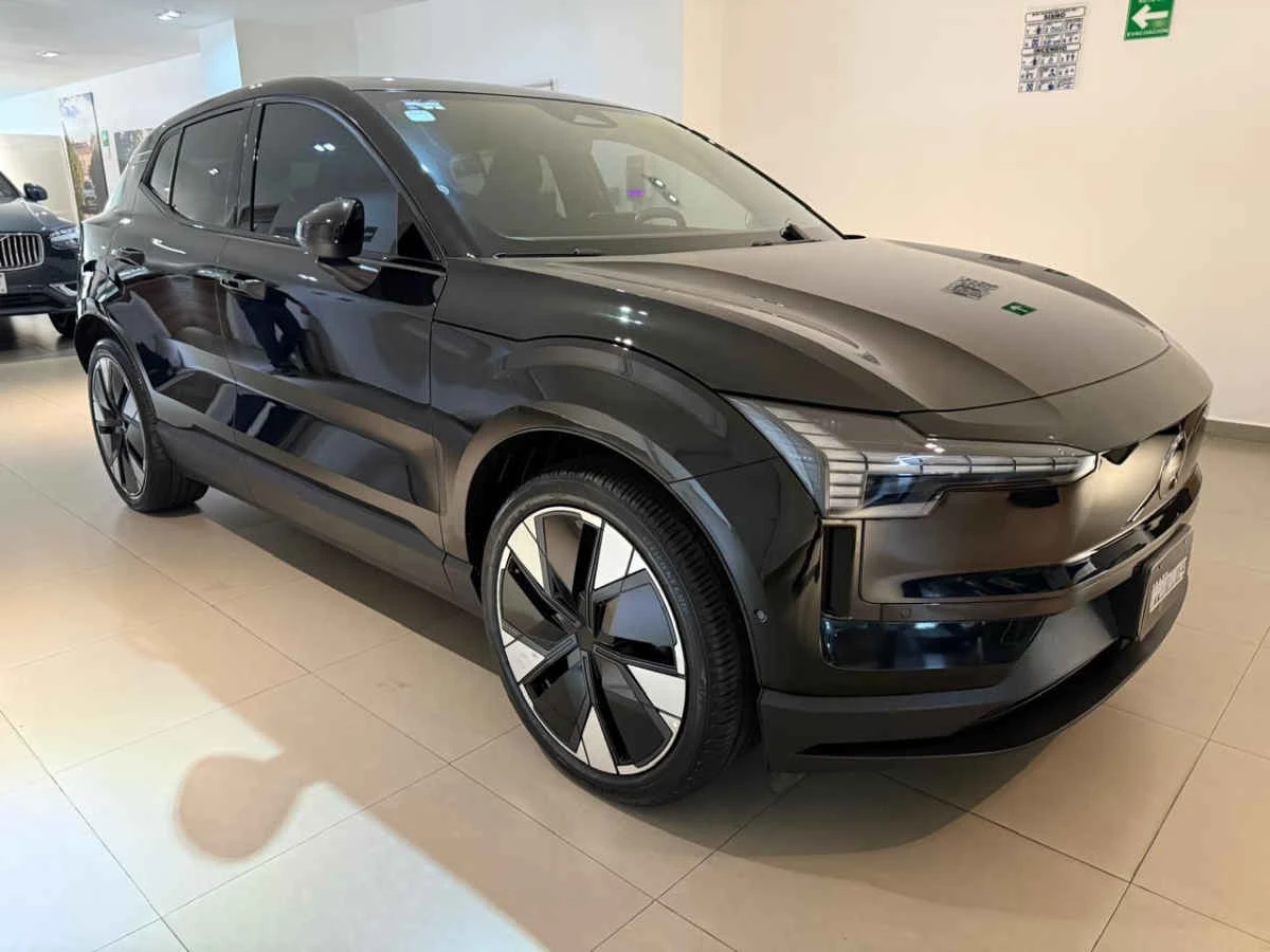 Volvo EX30 2024