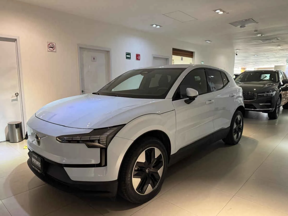 Volvo EX30 2025