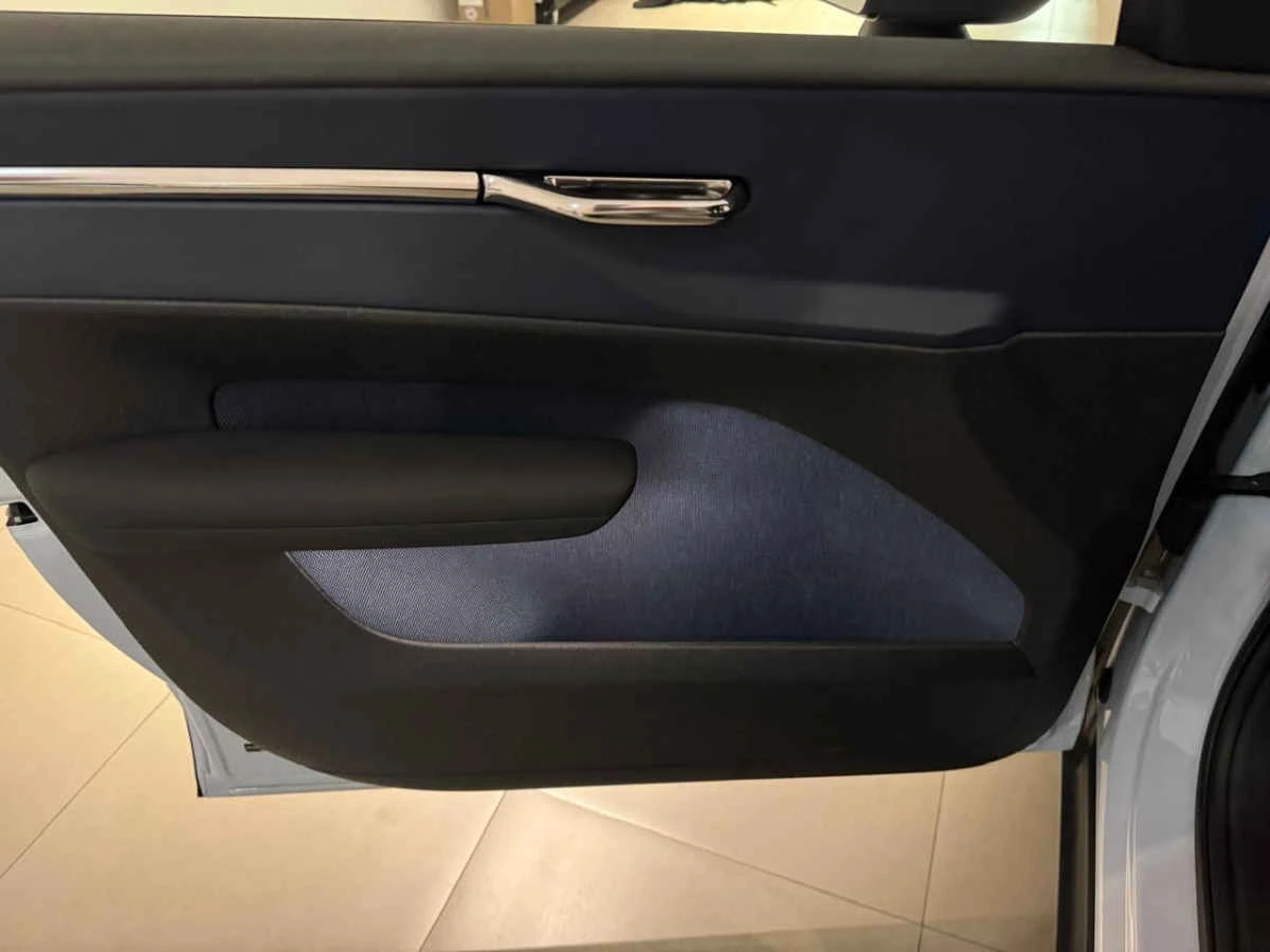 Volvo EX30 2025