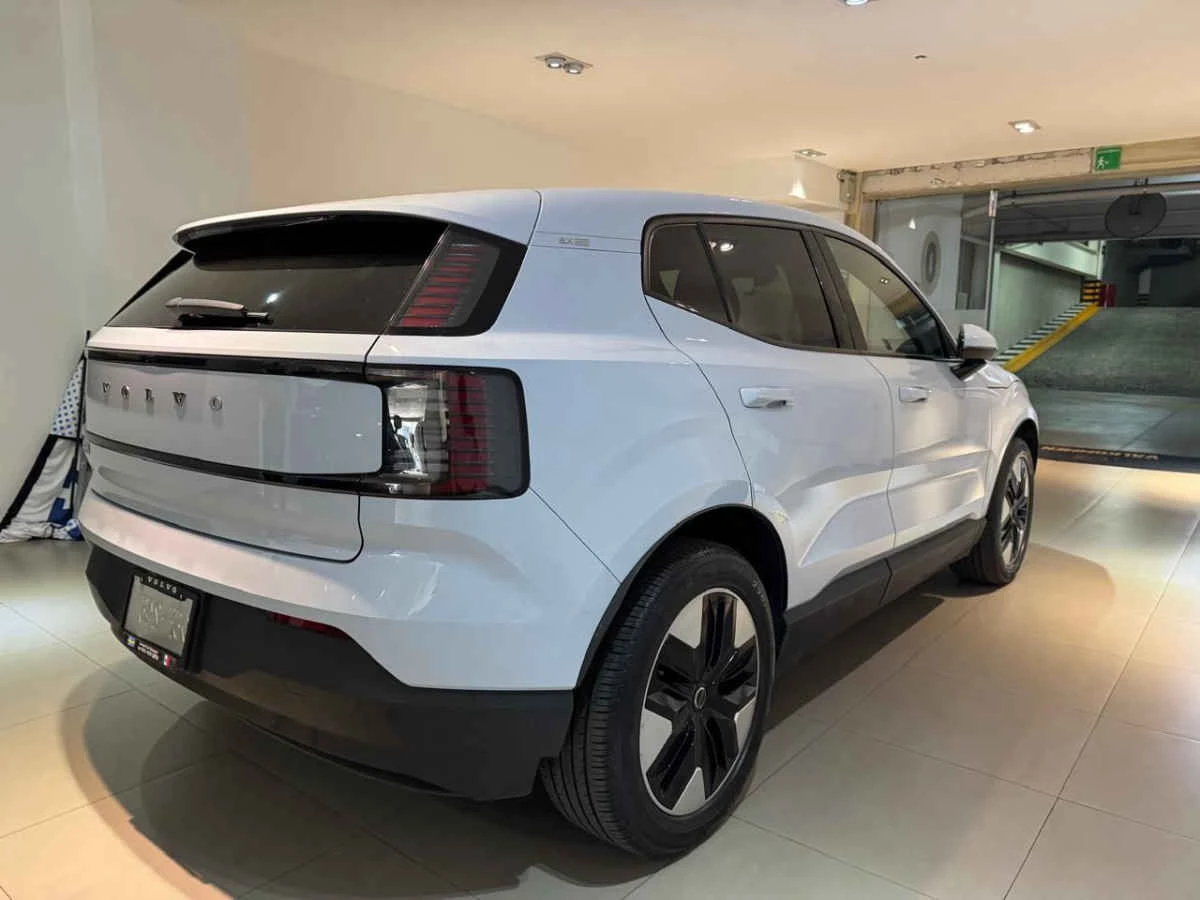 Volvo EX30 2025