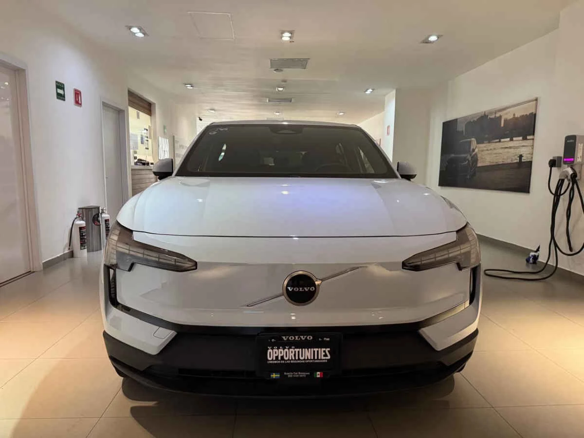 Volvo EX30 2025