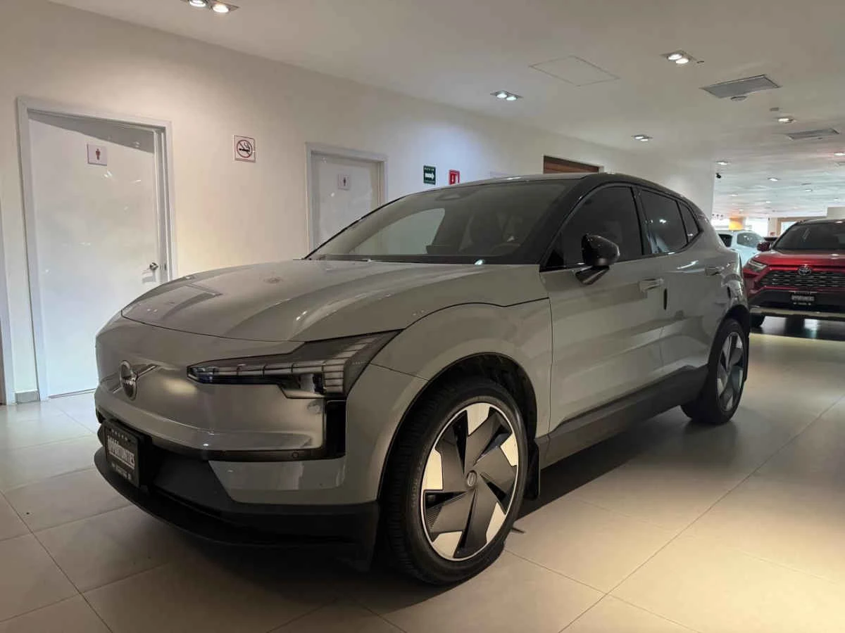 Volvo EX30 2026