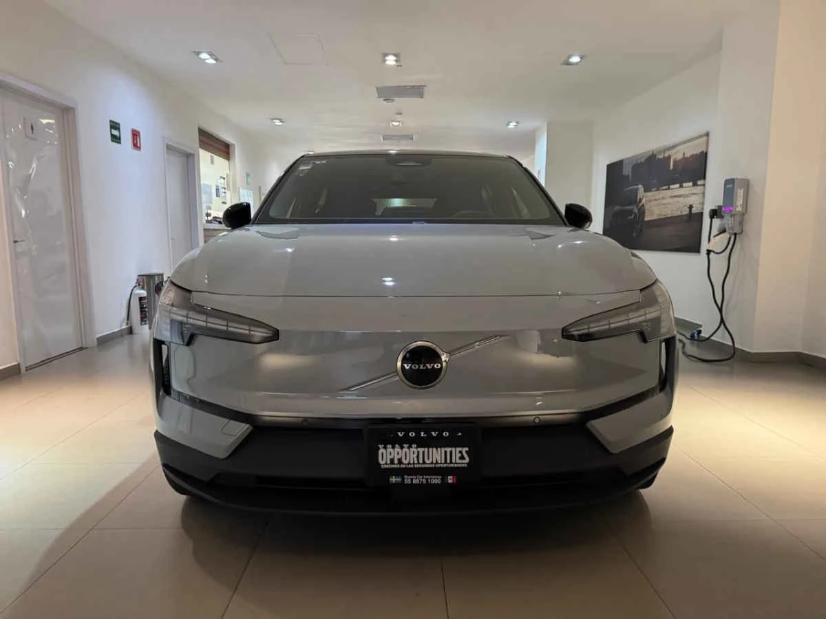 Volvo EX30 2026