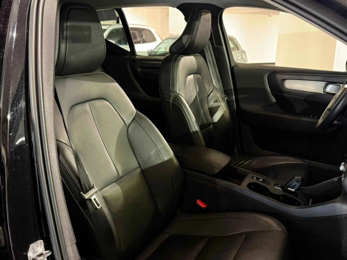 Volvo XC40 2021