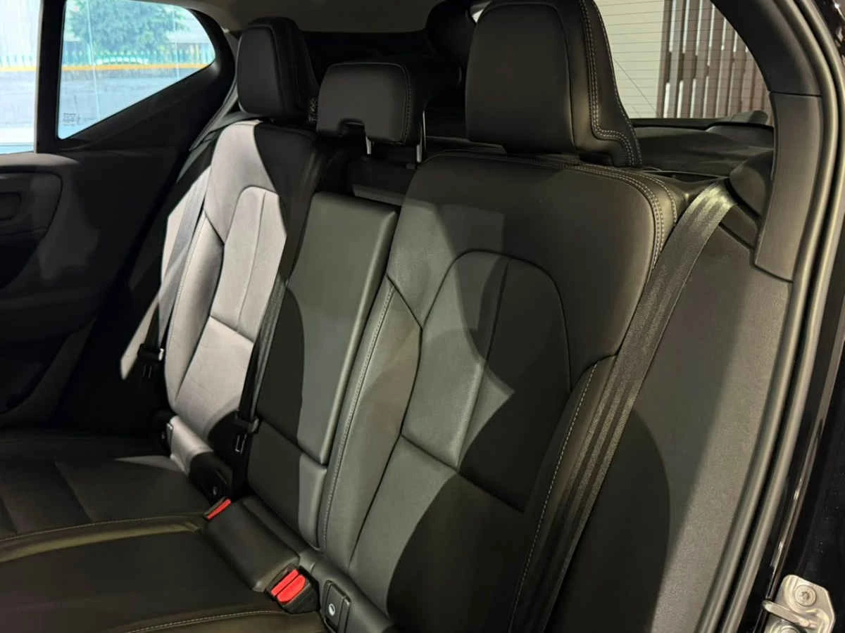Volvo XC40 2021