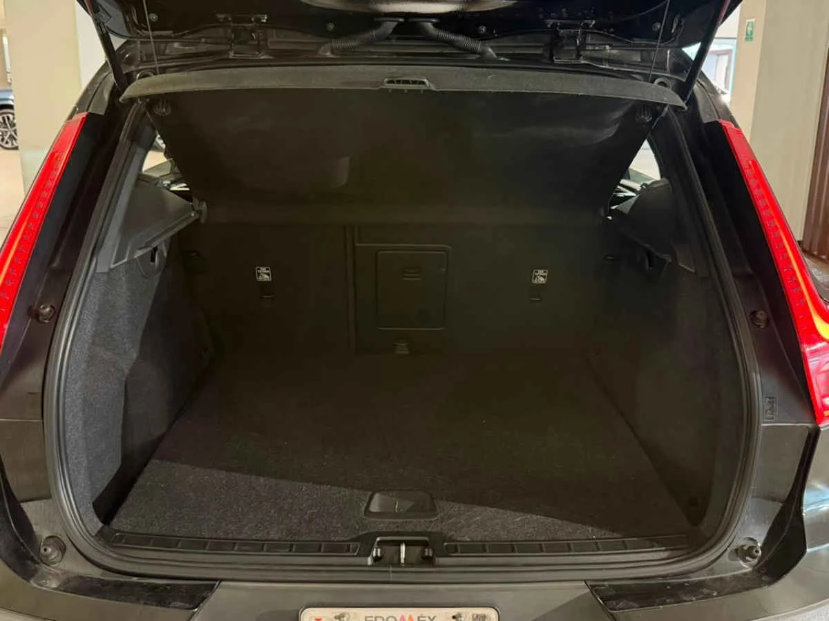 Volvo XC40 2021