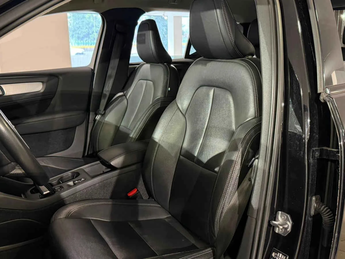 Volvo XC40 2021