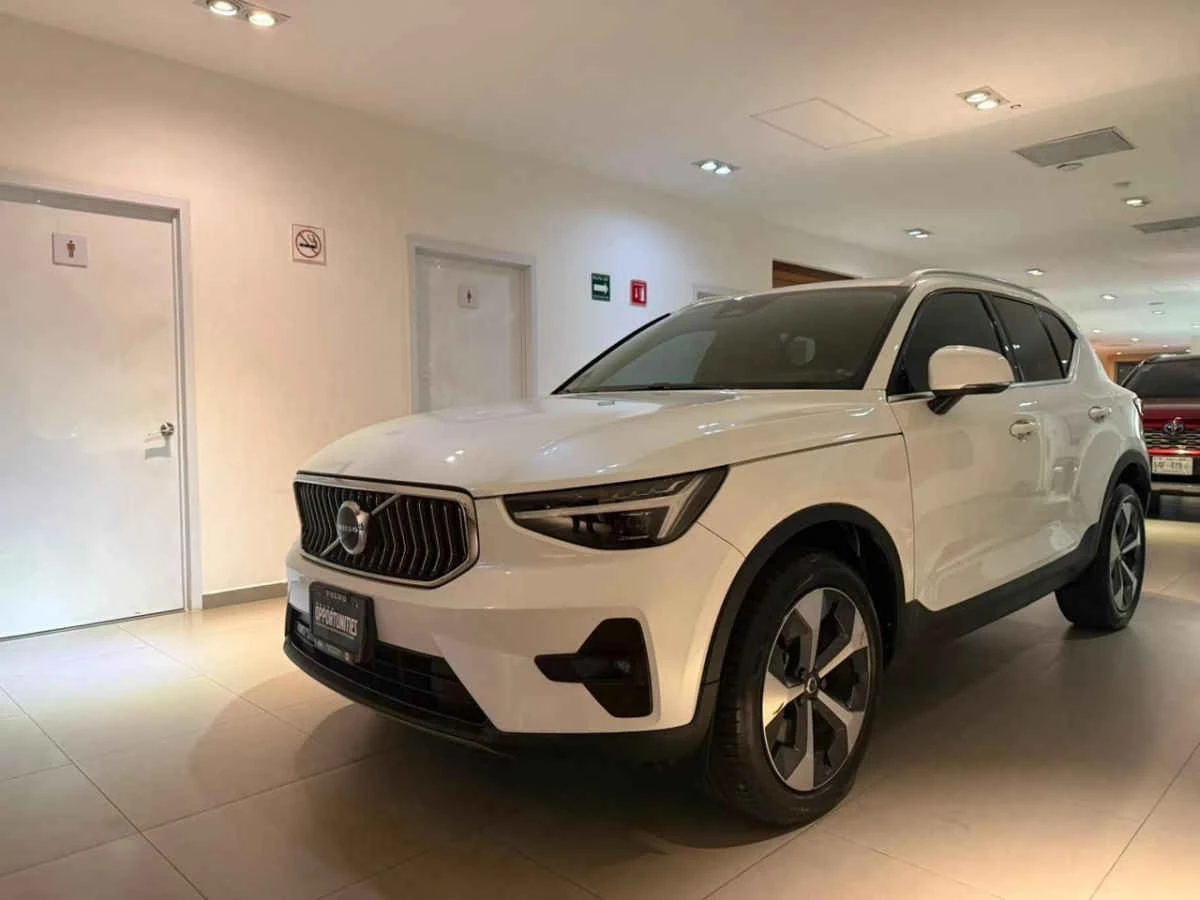 Volvo XC40 2024