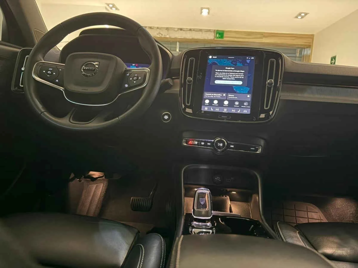Volvo XC40 2024